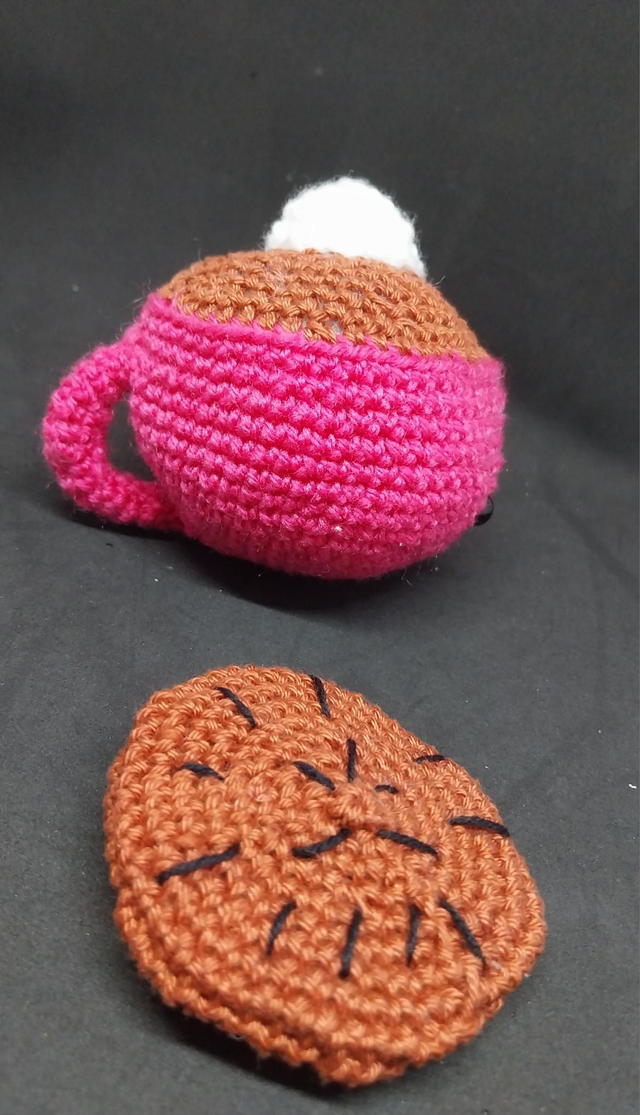 Tasse au chocolat avec de la chantilly 