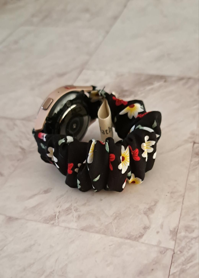 Bracelet chouchou pour montre noir fleuri