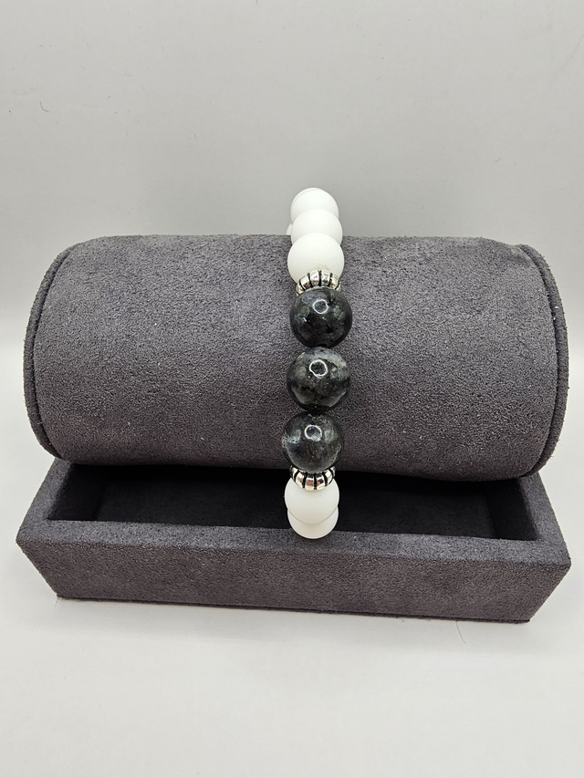 Mens White Onyx & Grey Labradorite Bracelet.