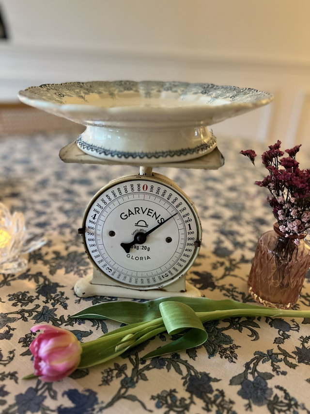 HENRIETTE - Plat piédouche (ou présentoir) signé Choisy le Roi - Terre de Fer