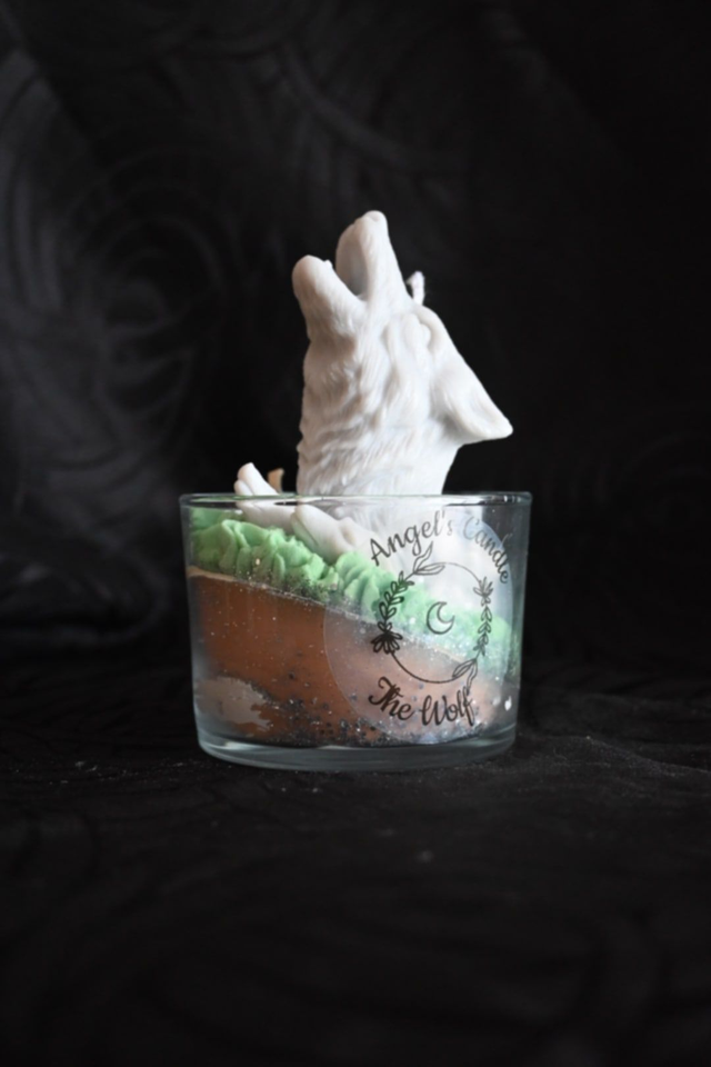 Bougie The Wolf Sapin Givré – Parfum frais et boisé pour l’hiver
