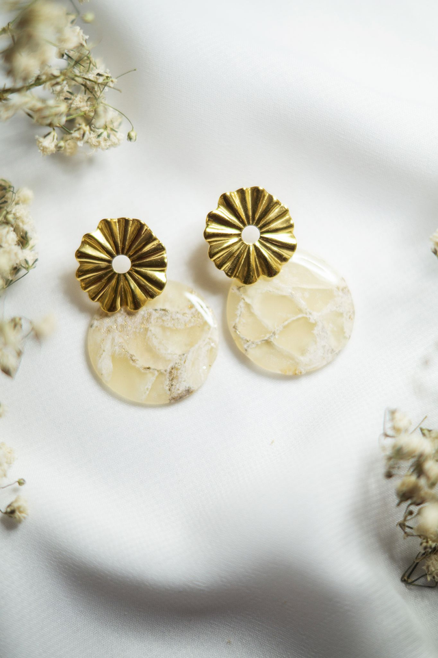 Coloris blanc - Boucles Ananas