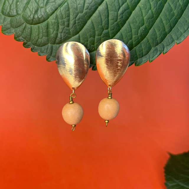 Brinco Gota Médio Dourado — Peça ÚNICA