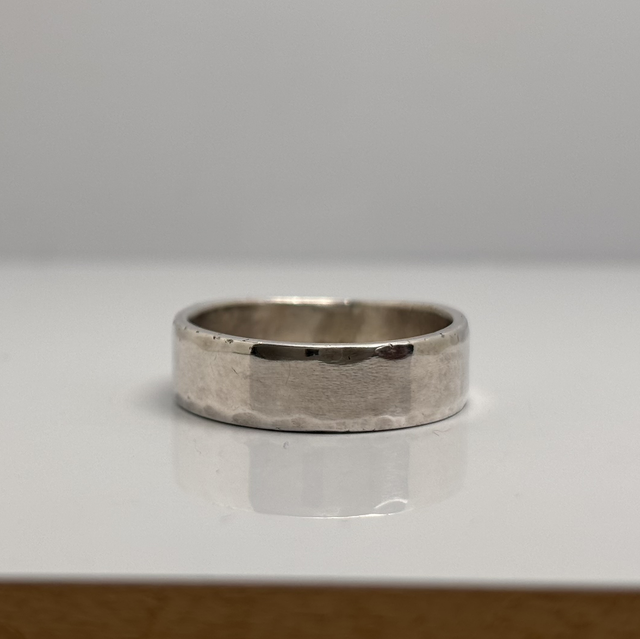 Bague 5mm bords martelés taille 51,5