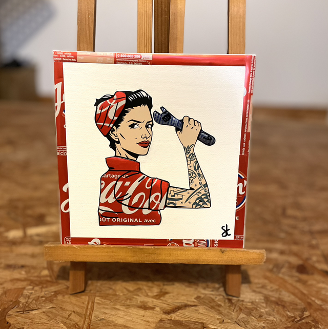 Tableau recyclé  pin up 20×20 cm – Pièce unique en canettes recyclées 