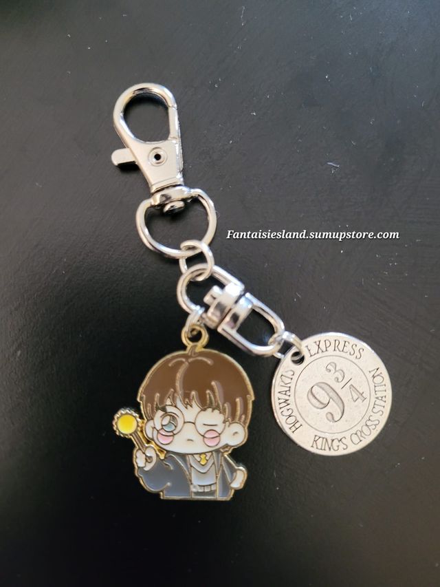 Bijou Sakado argenté sorcier