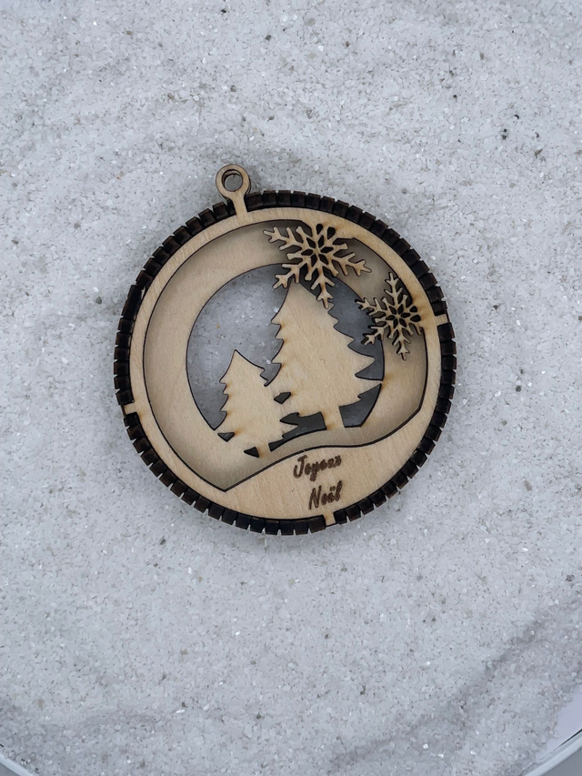 Boule de Noël en bois motif Sapin