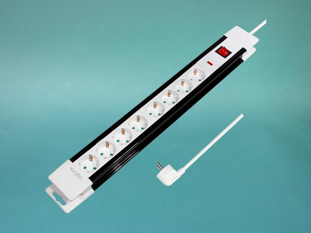 8-fach Überspannungssteckdosenleiste