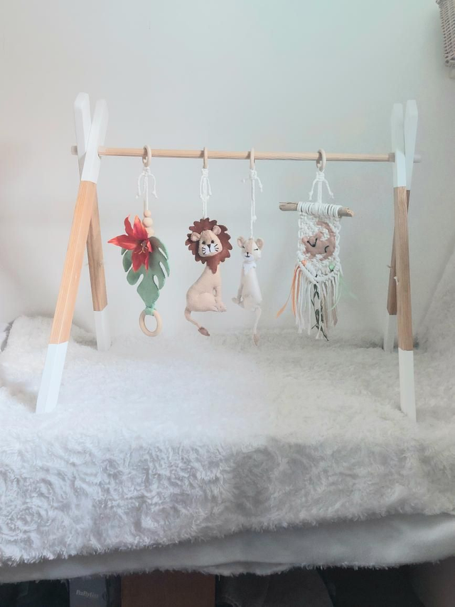 Portique d&#039;eveil bébé Roi Lion