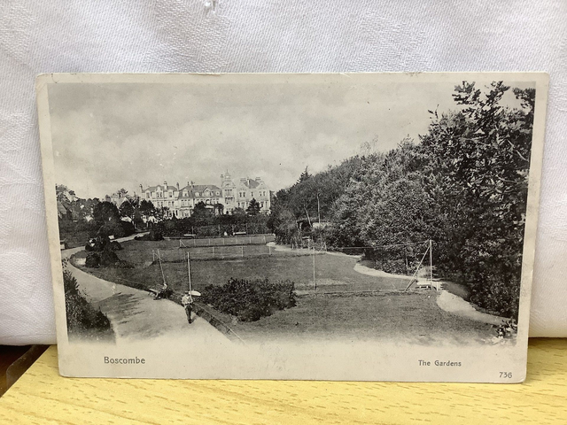 Boscombe, The Gardens, Dorset, vintage J. Davis, Victoria Series Vintage Postcard Our Ref No R673 £2.50
