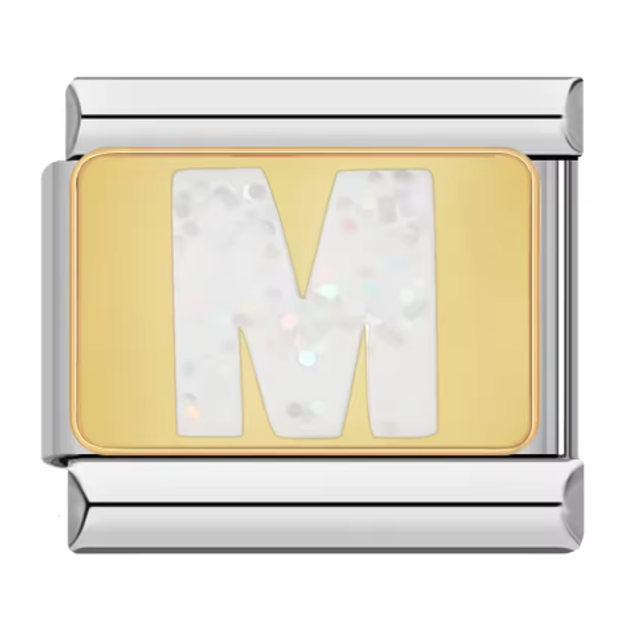 Charm "M" Fondo Dorado