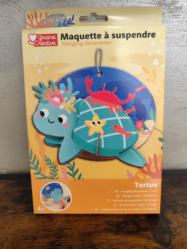 Maquette à suspendre en 3D en bois tortue 