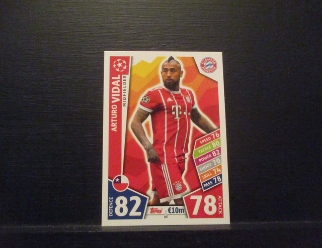 Arturo Vidal - UEFA Champions League Match Attax 2017/18 Original Trading Card #65