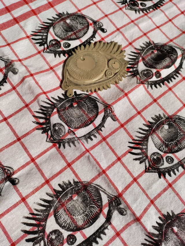 Torchon imprimé 50 x70 cm -linogravure " polycorie"