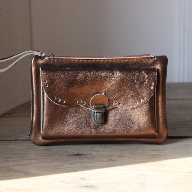 Compagnon fantaisie inspiration broderie anglaise 