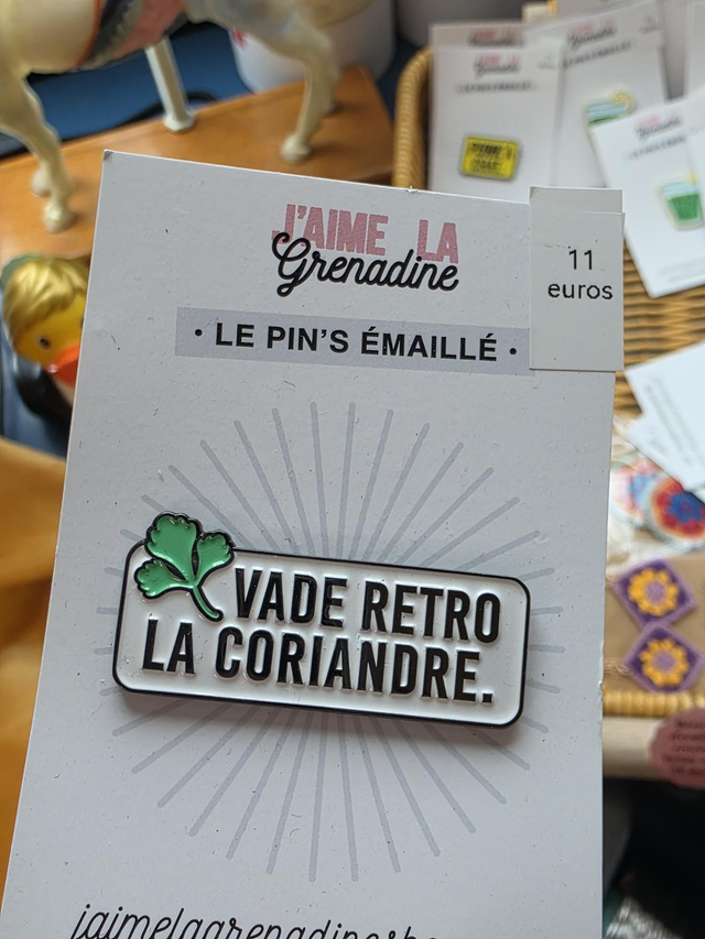 Pin's VADE RETRO LA CORIANDRE