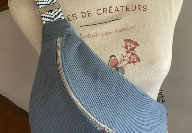 Sac banane bleue ciel XXL