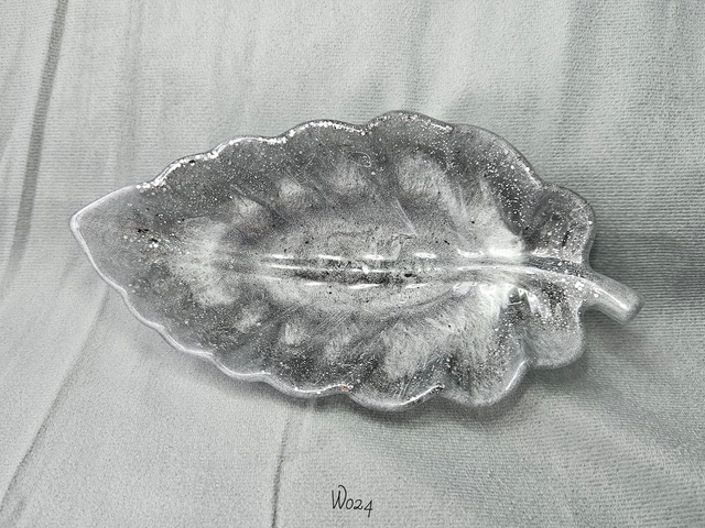 Black &amp; Silver (W024)