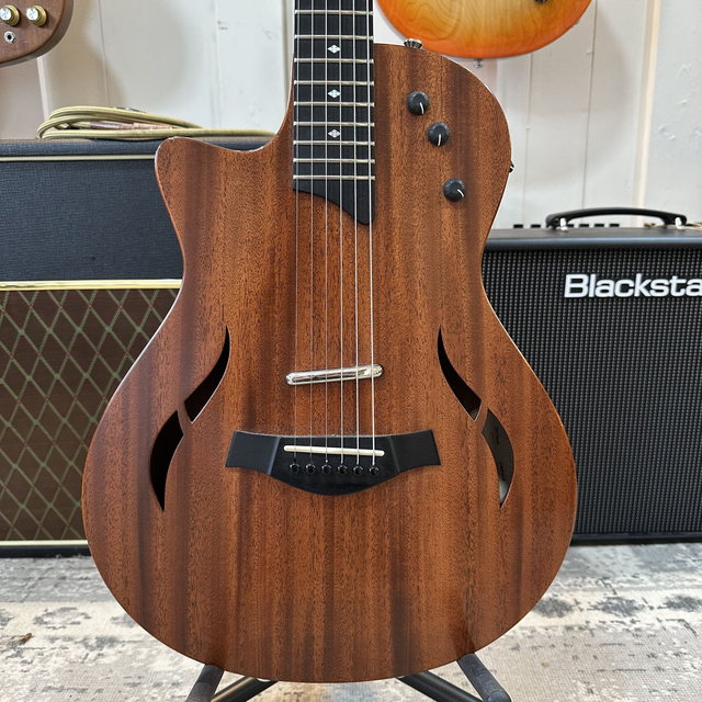 Taylor T5z Classic with Original Bag