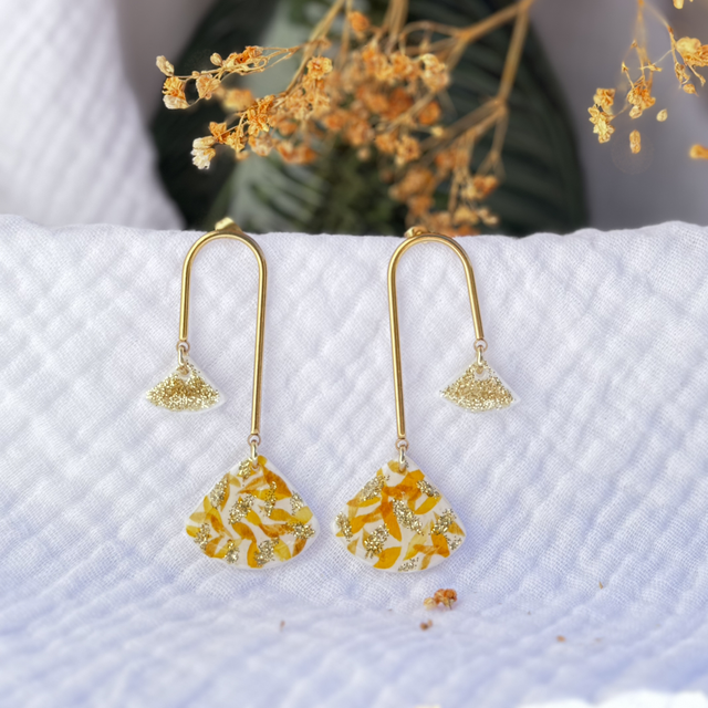 Boucles d’oreilles Équilibre, motifs feuilles. 