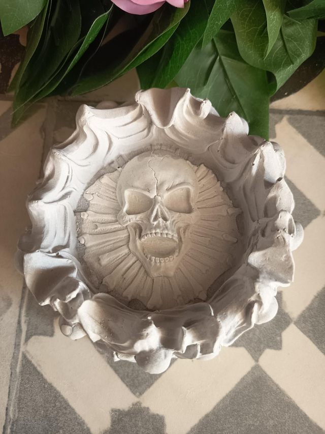 Cendrier tête de mort 