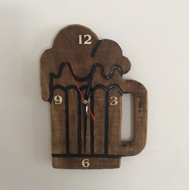 Beer pint glass/mug clock