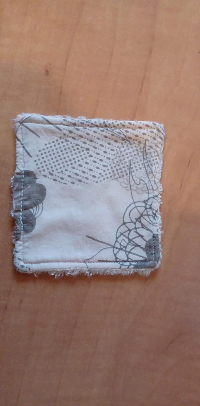 Mini carré rose fleuri