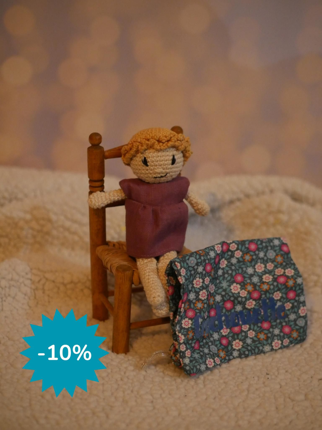 La crochouette peau blanche, cheveux courts blonds