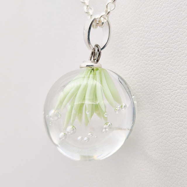 Pendentif Ariel vert clair