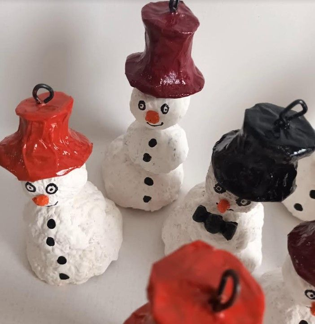 SUSPENSION BONHOMME DE NEIGE, crème, en papier mâché, fait main, décoration unique de Noël