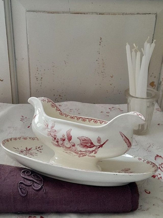 Saucière ancienne FAVORI – Faïenceries de Sarreguemines