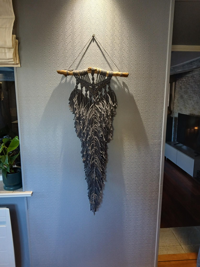 Suspension murale en macramé gris anthracite – style bohème chic