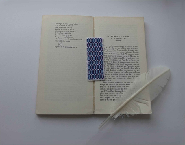 Joli marque-page brodé