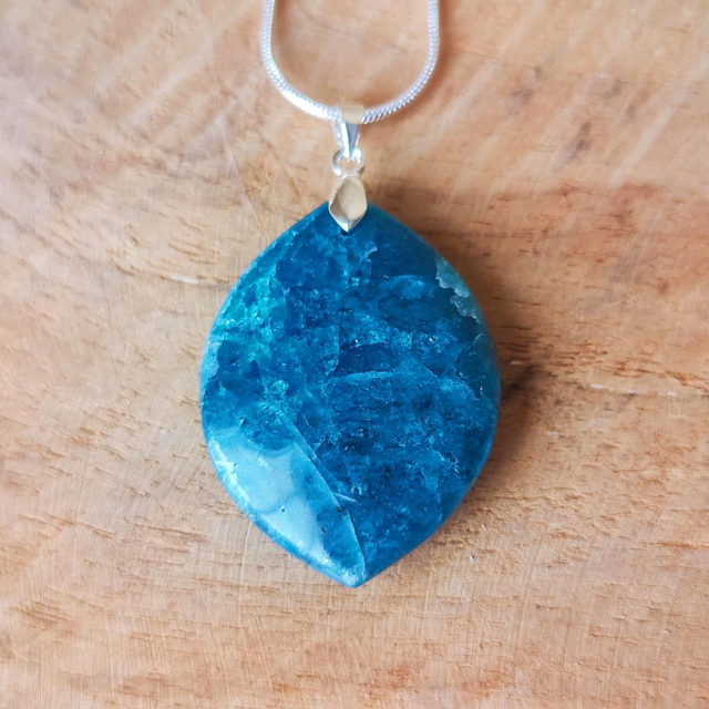 Pendentif "Séléné" Apatite bleue AA