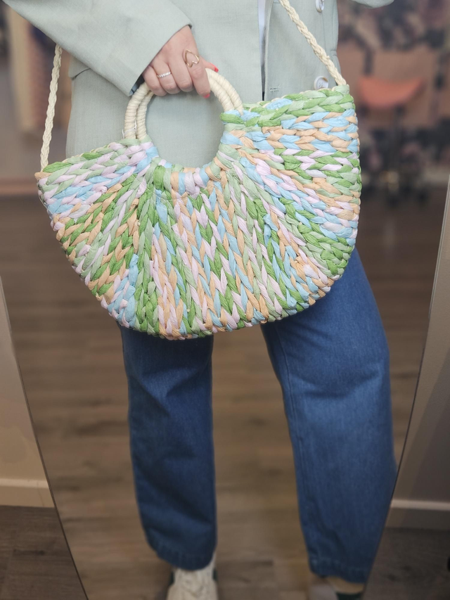 Panier en raphia demi-lune multicolore 