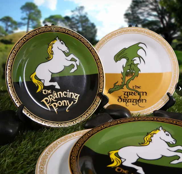 Set Piatti - LORD OF THE RINGS - Green Dragon/Prancing Pony