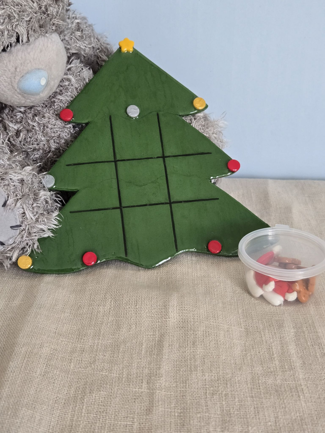 Plateau de morpion - sapin de noël