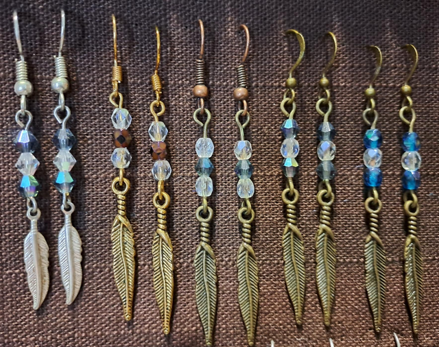 Sulka korvakorut helmillä