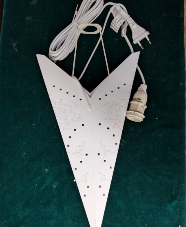 Papierstern Hängedekoration mit Kabel 