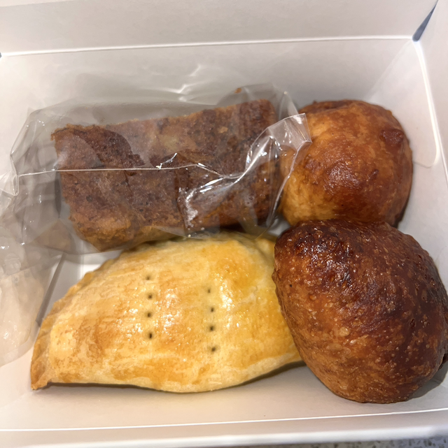 THE BAKEHOUSE MINI (MEAT PIE) SNACK BOX