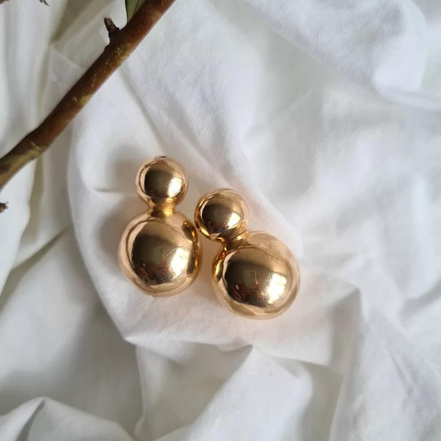 Brinco Liso Duas Esferas