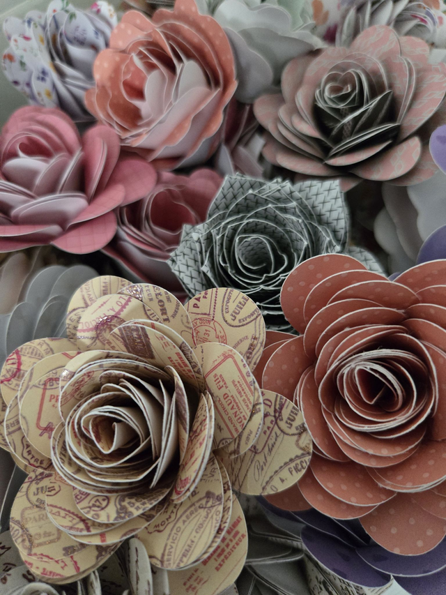 Fleurs en Papier à l’Unité – Fait Main