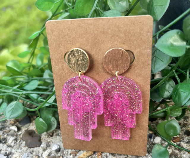 Boucles d’oreilles résine rose doré à paillettes 