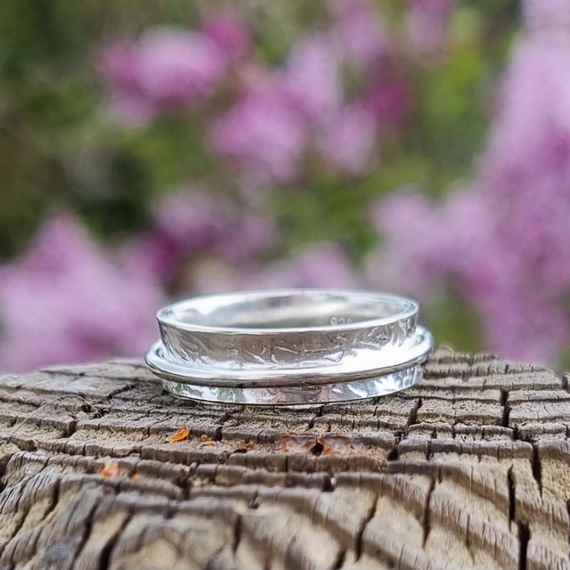 Floral spinner ring
