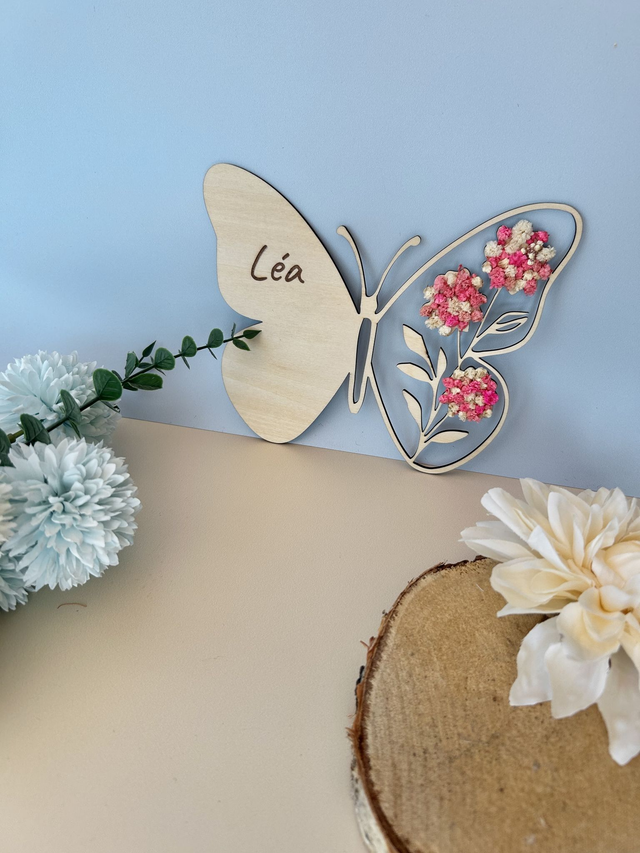 Papillon bois et fleurs séchées