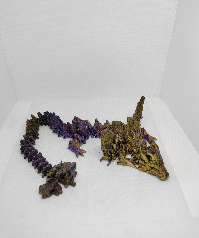 Dragon lune avec ailes