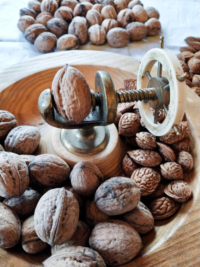 Dan's walnuts &amp; almonds (postal)