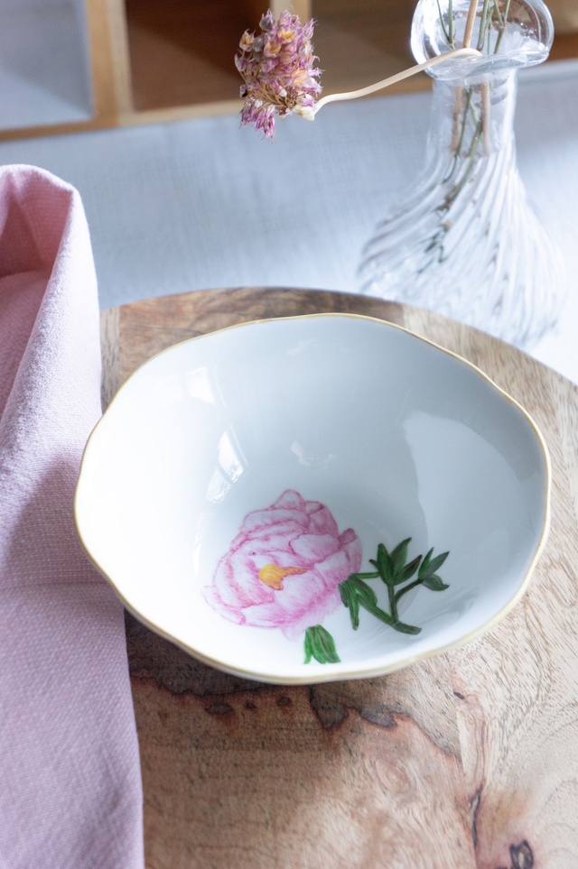 Coupelle en porcelaine peinte à la main, Pivoine et filets or, objet décoratif élégant, idée cadeau pour femme
