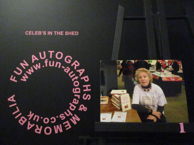 Dee Gordon Authentic Autographed 6x4.5 Our Facing Photograph (A1)