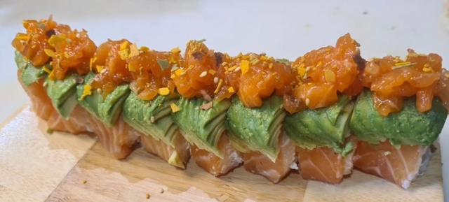 Dragon salmon roll ×10 